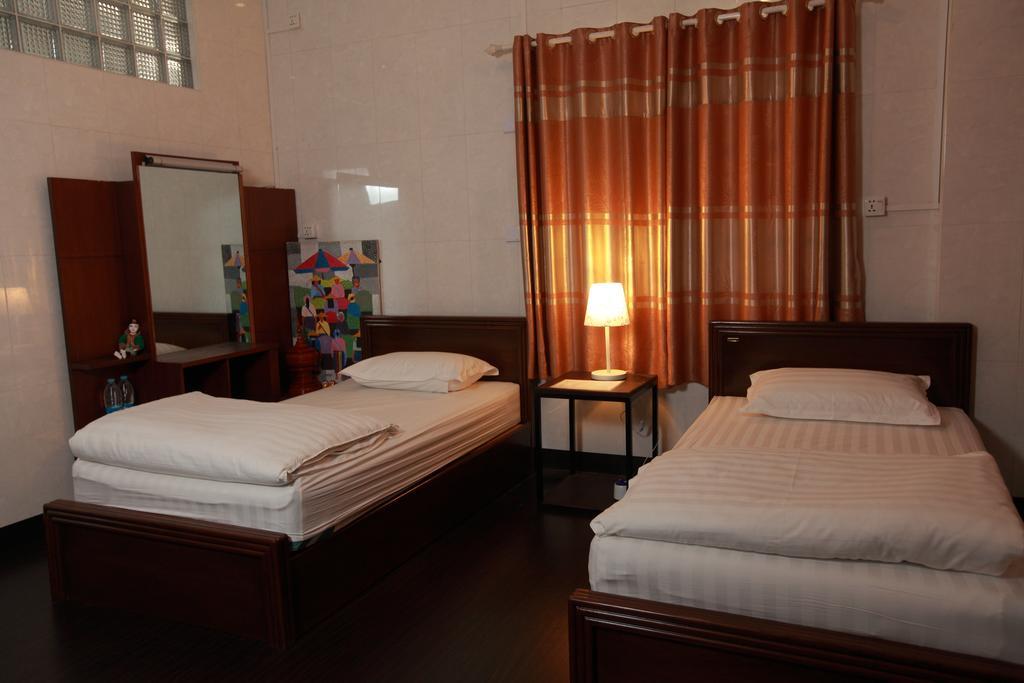 Four Rivers B&B Mandalay Buitenkant foto