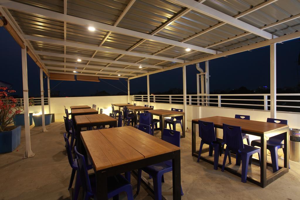 Four Rivers B&B Mandalay Buitenkant foto