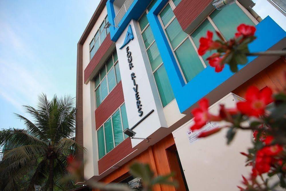 Four Rivers B&B Mandalay Buitenkant foto